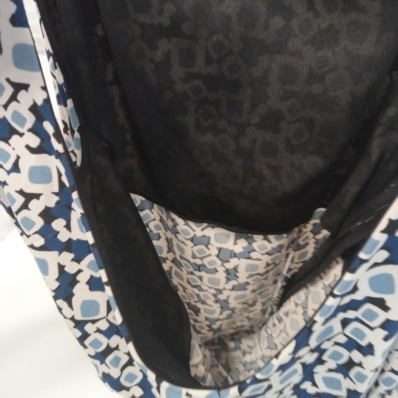 Ann Taylor Loft Fitted Geometric Pattern Sleeveless Dress Size 8 - Picture 10 of 10